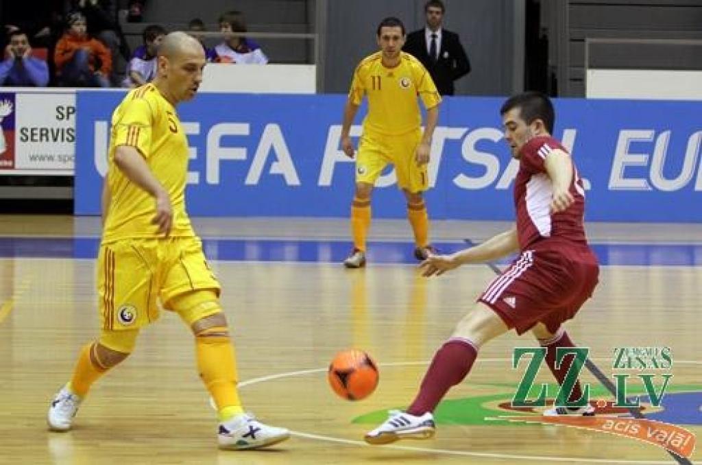 Futbols. Latvijas izlase Jelgavā sāk ar zaudējumu (ar foto)