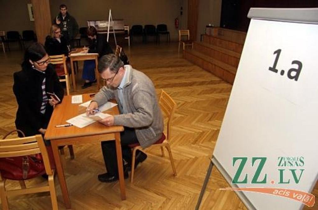 Foto: Jelgavas 1.ģimnāzijā viena 1.klase jau nokomplektēta