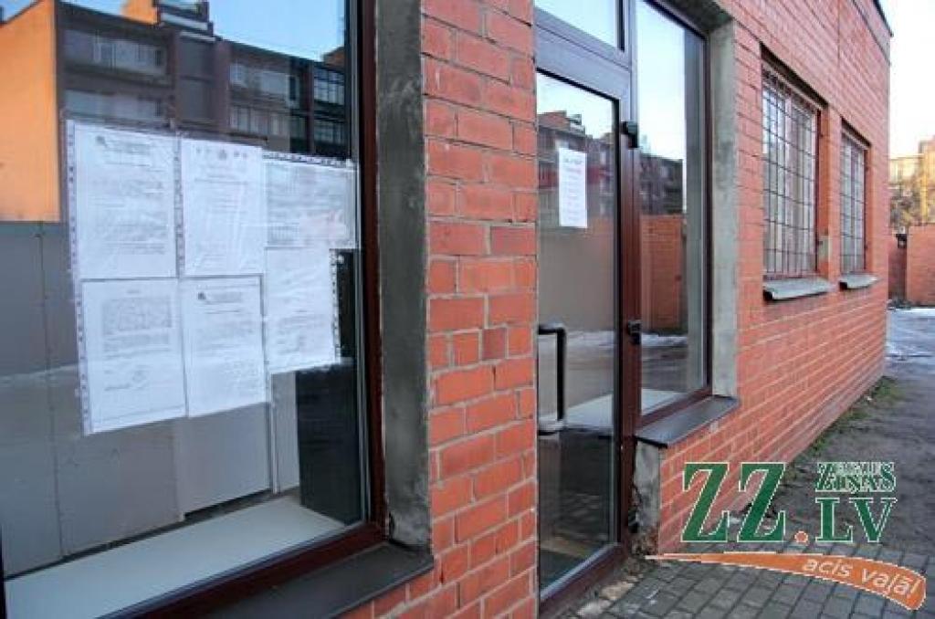 Piektdien «Zemgales Ziņās»: Policija zem lupas liek kārtējo maisījumu tirgotavu; Arvis Dunkulis cīnās par trešo Latvijas čempiona titulu skijoringā; izgaismot namu motivē jau gūtā atzinība