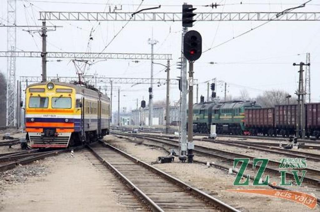 Nākamajā gadā darba dienu rītos no Jelgavas kursēs ekspresvilciens