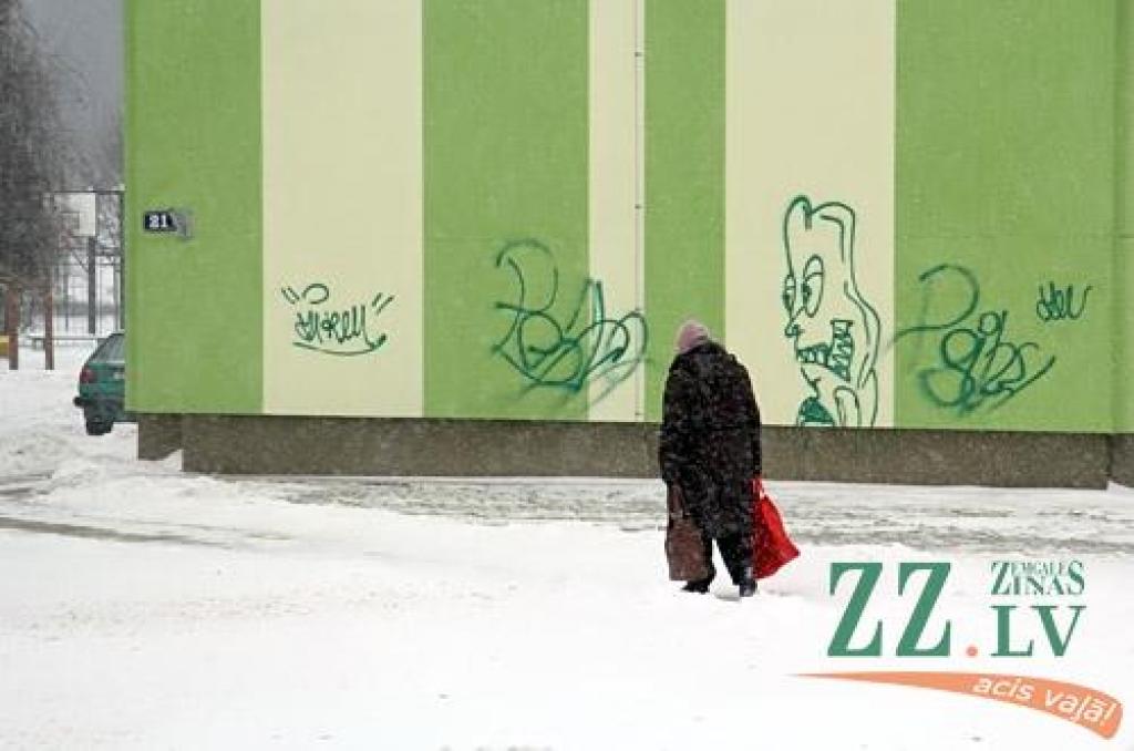Ozolniekos aizturēts iespējamais ēku apķēpātājs; par atlīdzību vēl lems