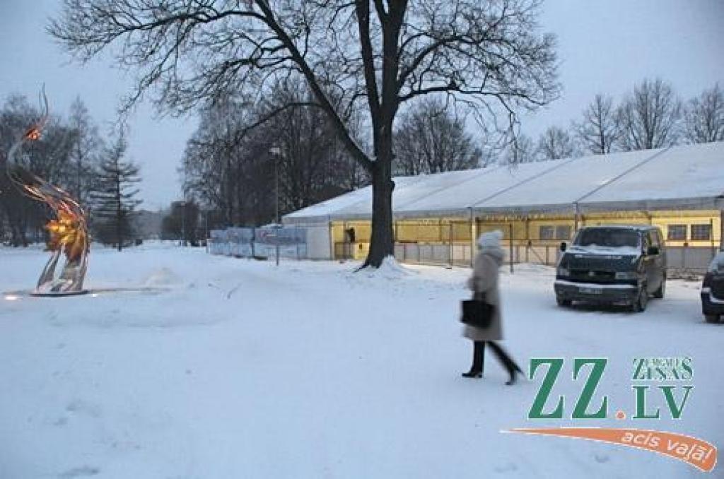 Piektdien atklās bezmaksas slidotavu
