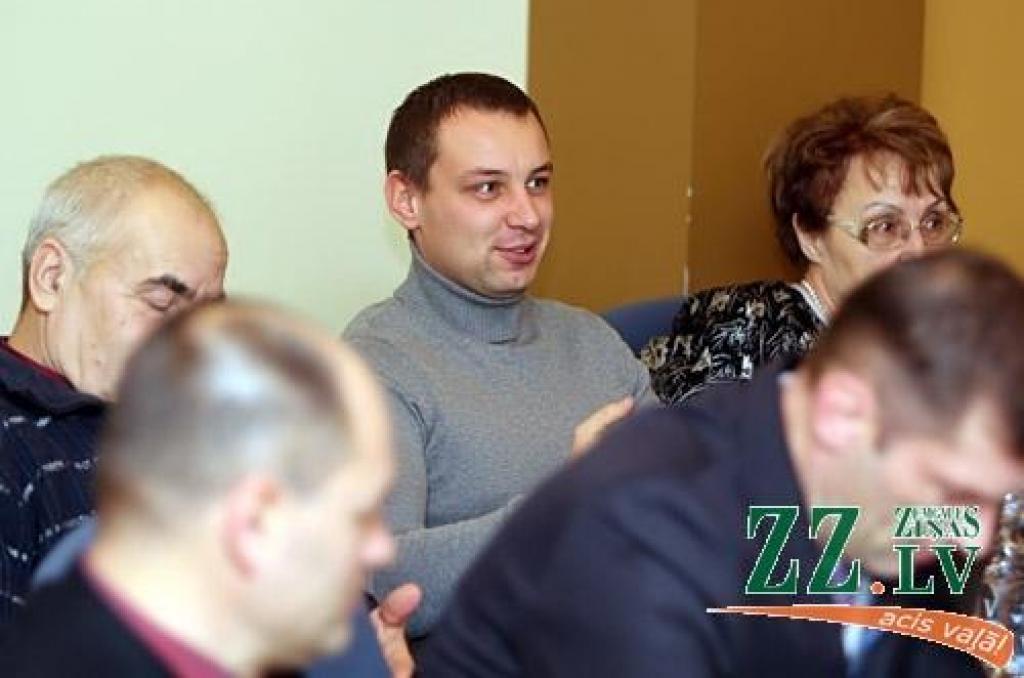 "Saskaņas centra" Jelgavas nodaļa: Domes deputāta Eihvalda balsojums nesaskan ar partijas nostāju