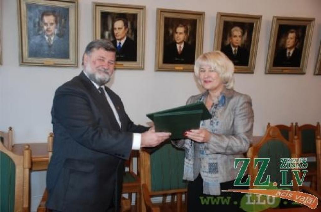 LLU un Jelgavas tehnikums paraksta sadarbības līgumu