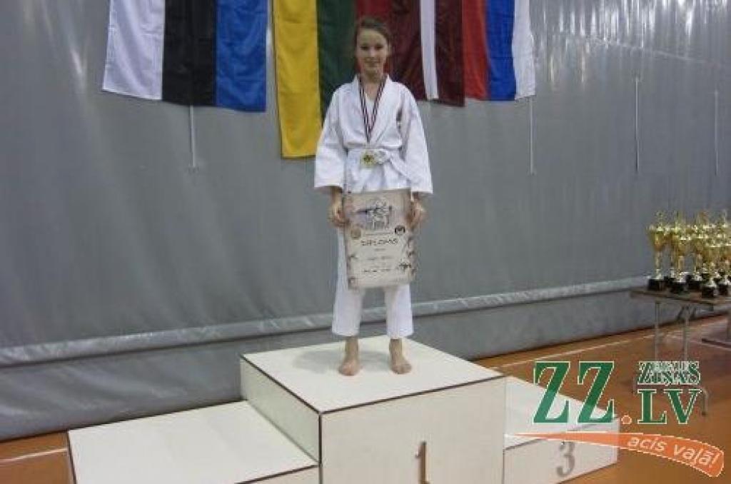 Karatē. «Shinri» sportistiem veicas Fudzi turnīrā