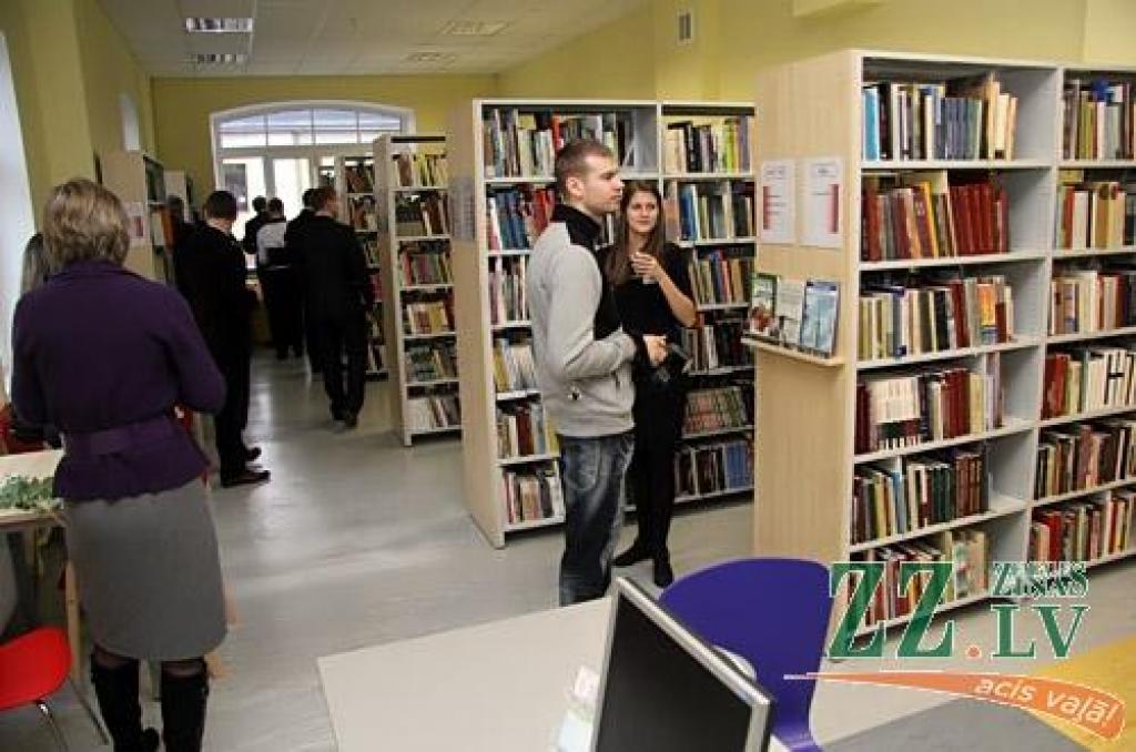 Jelgavas Zinātniskajā bibliotēkā atklāj nozaru abonementa zāli (ar foto)