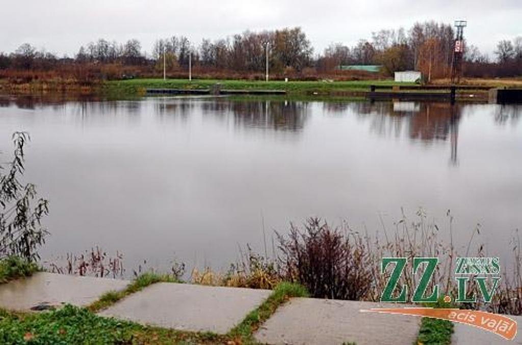Piektdien «Zemgales Ziņās»: Ko cels Lielupes krastā pretī savvaļas zirgu pļavām; pašvaldības nauda silda tukšus NVO kabinetus; senioru dzinulis – sarunas skaipā; milzis pret paša gribu