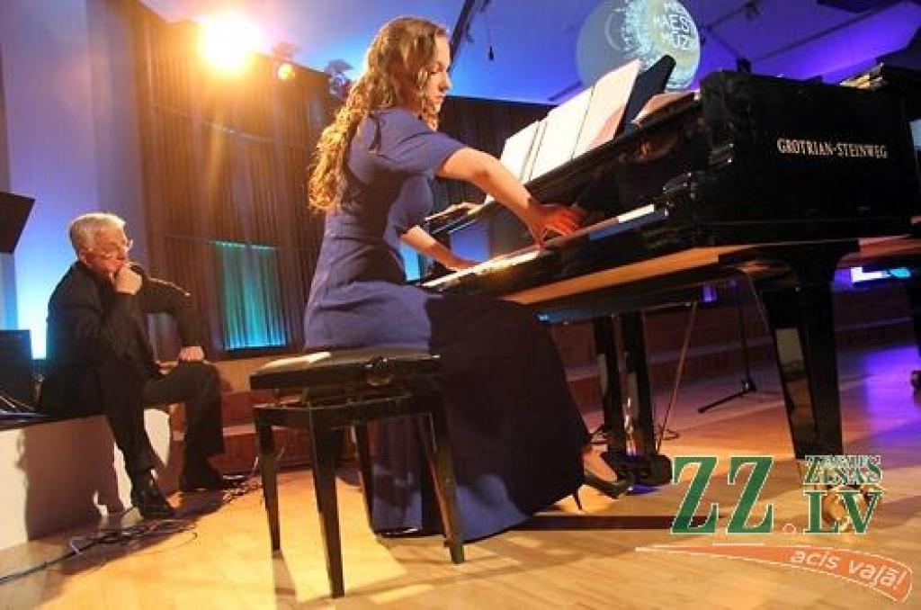 Jelgavas 4.vidusskola koncertē kopā ar Maestro (ar foto)