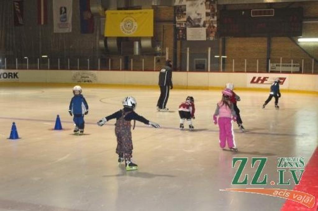 Sola, ka slidotapmācību apmeklēs arvien vairāk Jelgavas un novada skolēnu
