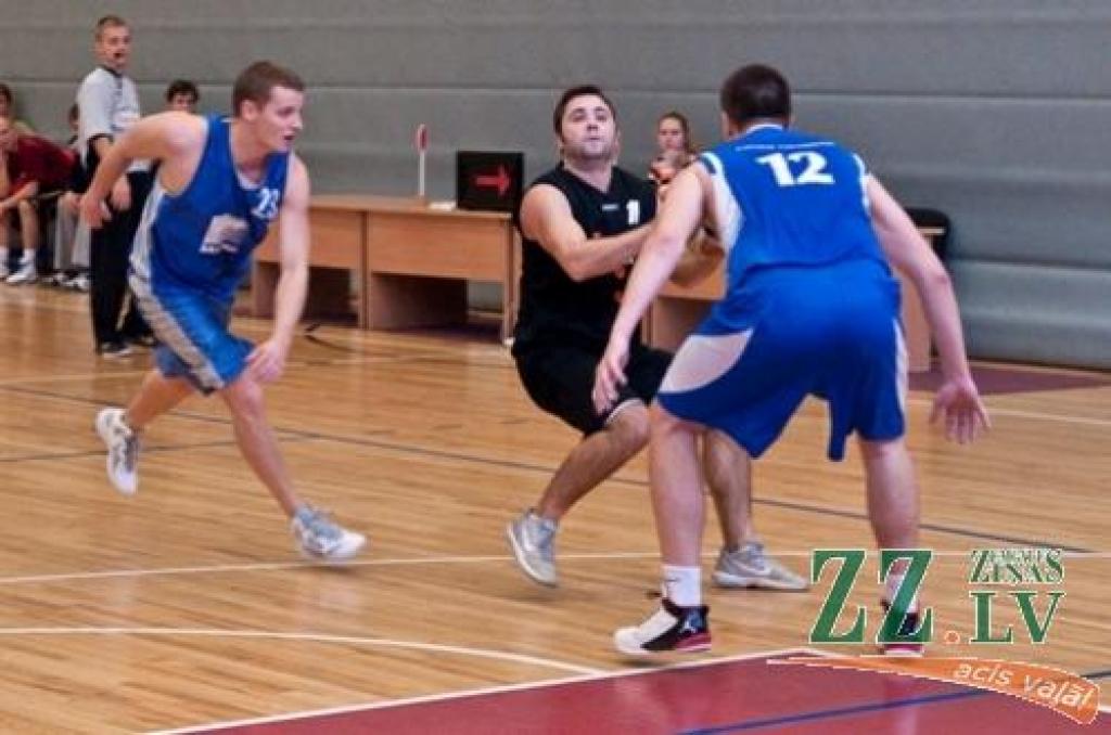 Basketbols. Jelgavas SSC kausa izcīņā «Ķepas» pieveic «Olaini» (ar foto)