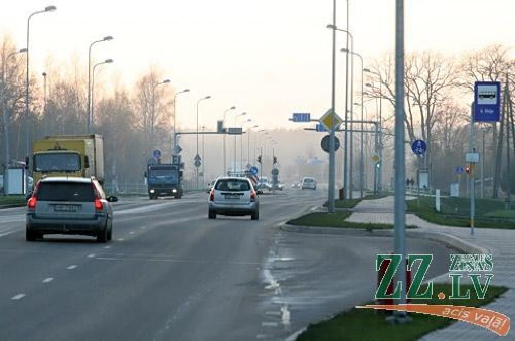 Valsts policija Dobeles šosejā starp 4. un 5.līniju domā likt fotoradaru; pašvaldība izvēlētos citu vietu