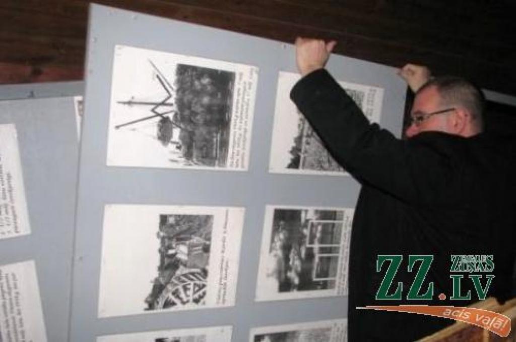 Ozolnieku skolām dāvina kartes «Ceļā uz neatkarību»