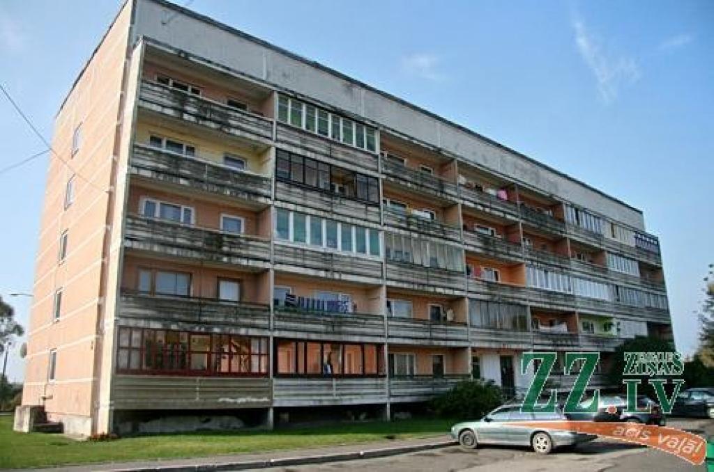Par ūdens atslēgšanu parādniekiem lēmuši arī Loka maģistrāles 15.mājas iedzīvotāji