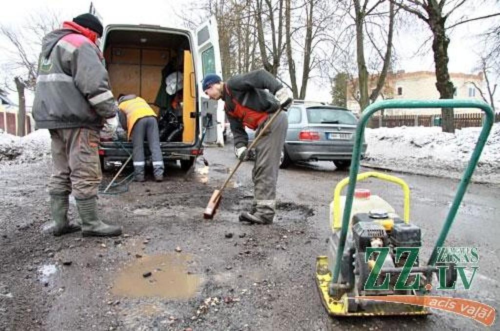 Bedres ielās veidojas ļoti strauji; šogad to «lāpīšanai» paredzēti 237 tūkstoši