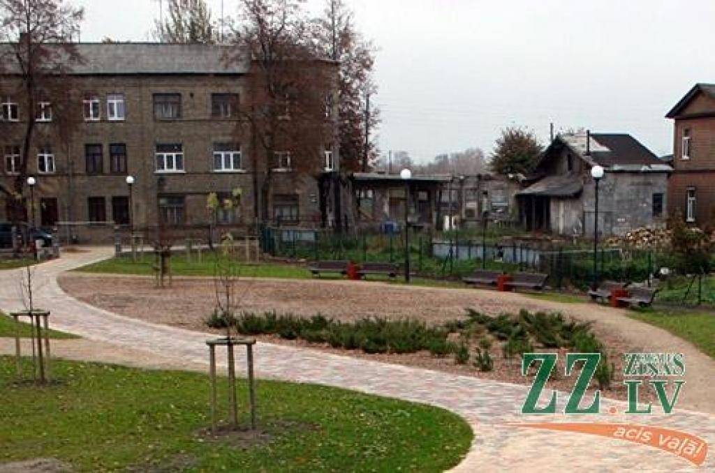 Uzvaras parkā būs rotaļlaukums