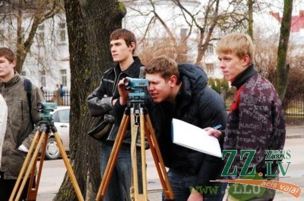 Uz 65 gadu jubilejas svinībām pulcēsies Zemes ierīcības programmas absolventi