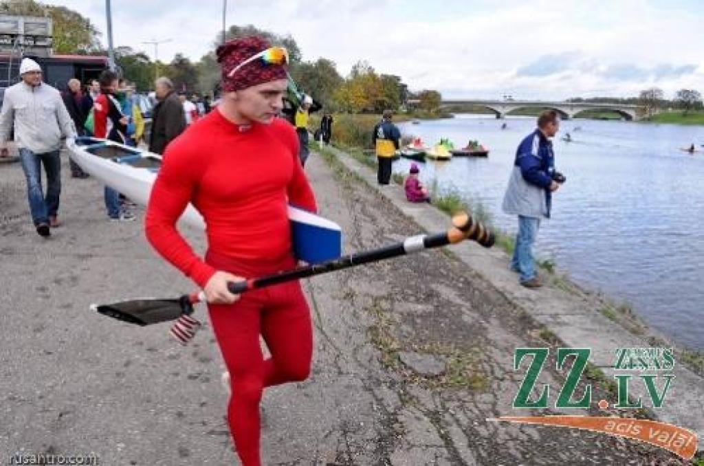 Smaiļošana un kanoe. Baltijas un Latvijas čempiones godā tiek Karīna Laure (ar foto)