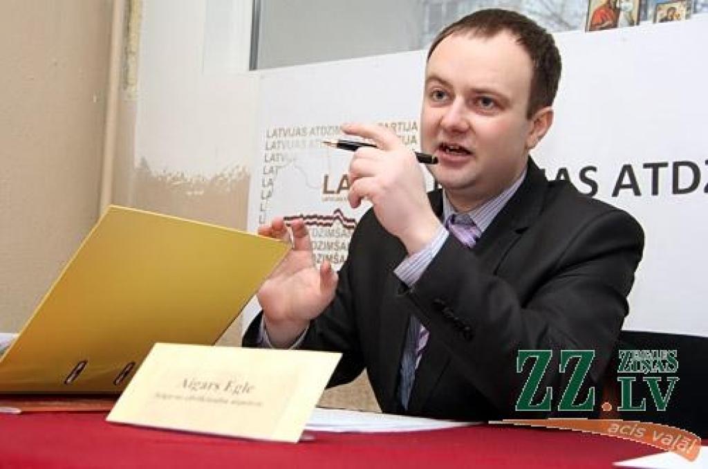Tiesa liek Valsts policijai izmaksāt 300 latu cietušajam par «Intransservisa» vadītāja Kozlova nesodīšanu «roku palaišanas» lietā
