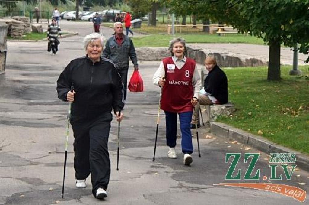 Foto: Jelgavas un apkārtnes seniori rudeni sagaida ar sportiskām aktivitātēm