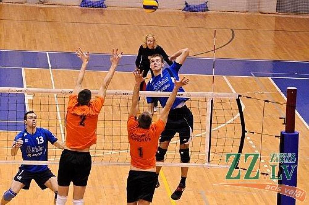 Volejbols. Jelgavnieki Latvijas čempionāta pirmajā spēlē izcīna 3:2 uzvaru pret «DU» (papildināts ar foto)