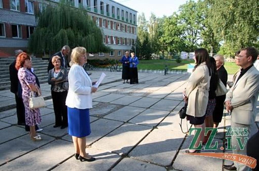 Izbūvējot vēl vienu stāvu, Ozolnieku vidusskolā cer atrisināt telpu trūkuma problēmu (ar foto)