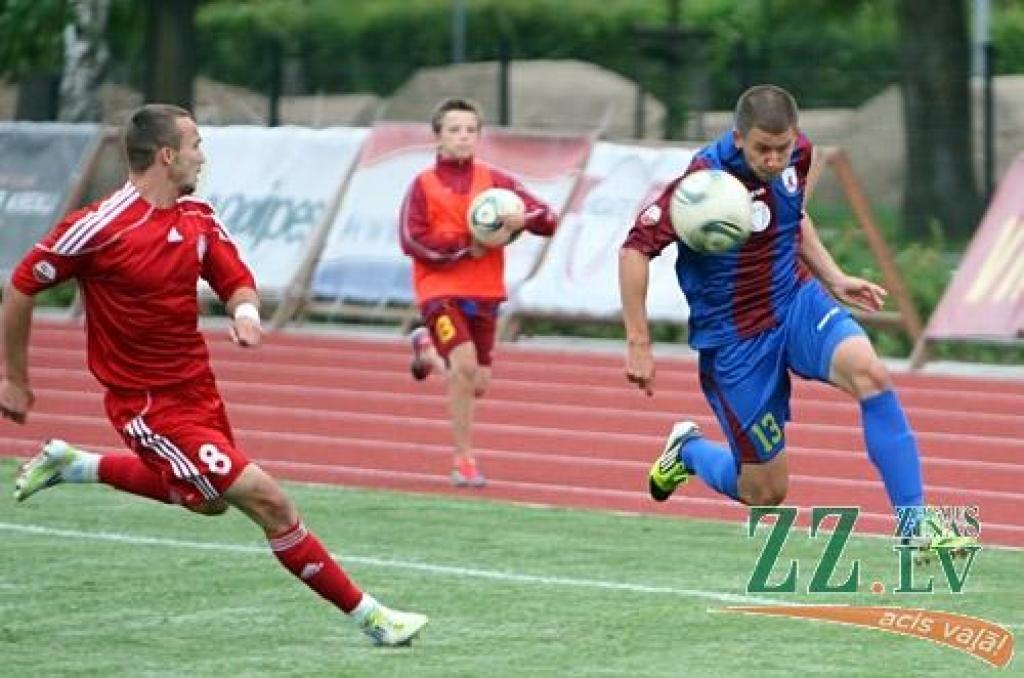 Futbols. FK «Jelgava» spēlē ar «Skonto» neizdodas papildināt punktu bagāžu – 1:2 (ar foto)
