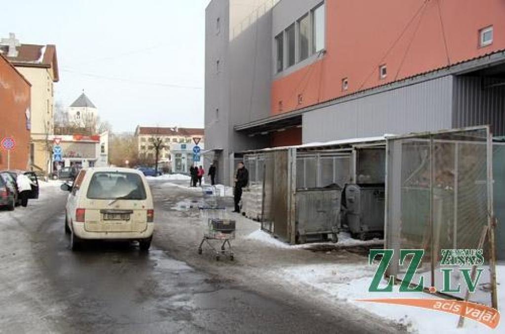 «Pilsētas pasāžai» būs jāuzliek papildu zīmes, nosakot preču izkraušanas vietas
