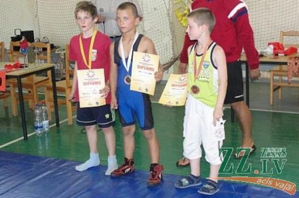 Brīvā cīņa. «Milons» pelna uzvaras Ķekavā