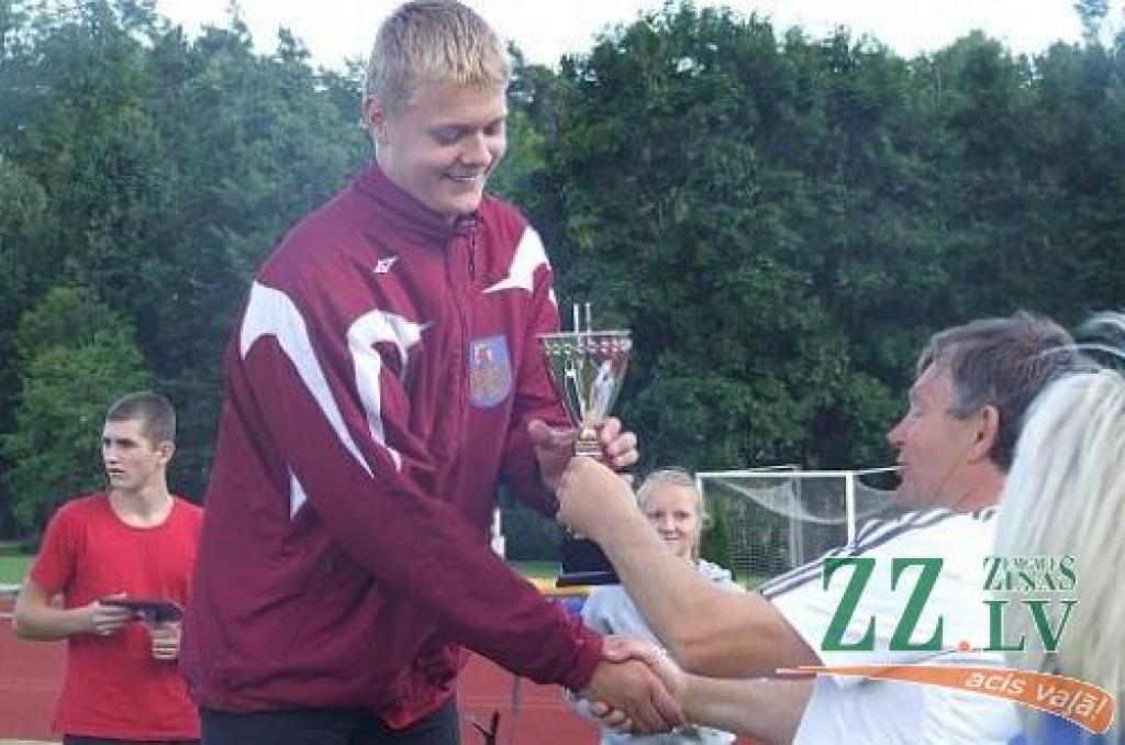 Vieglatlētika. Dagnis Roziņš – Baltijas čempions