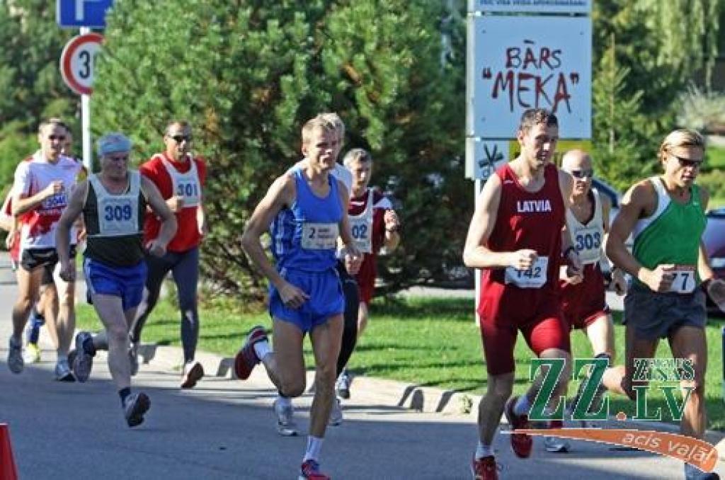 Svētdien skrējējus aicina pirmspēdējais «Ielūdz Ozolnieki» skrējiens