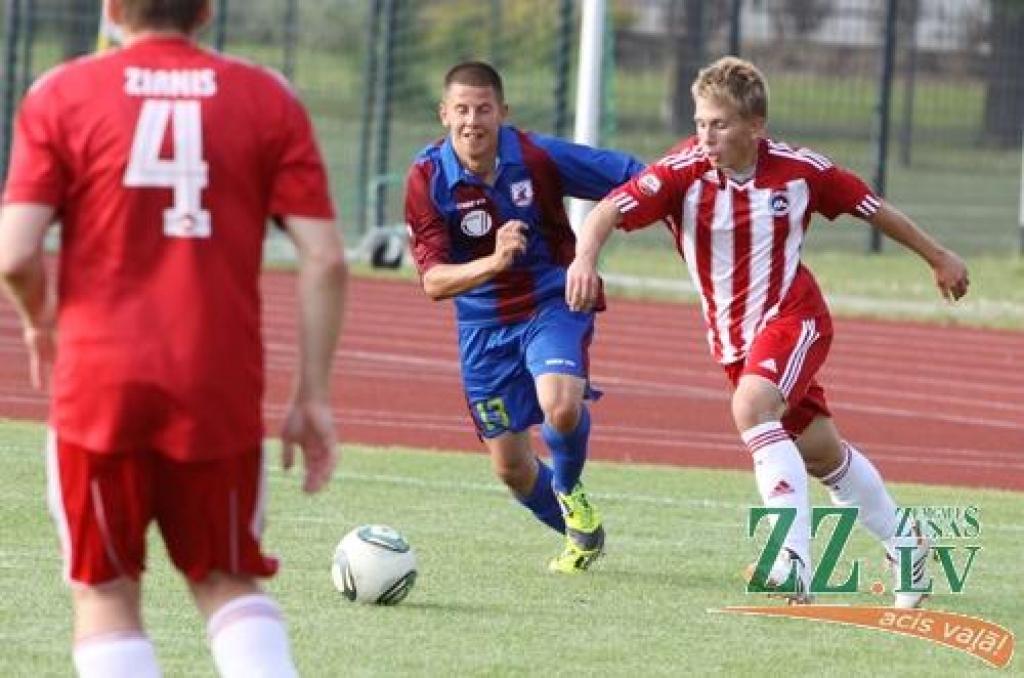 Futbols. Cerīgi iesākuši, FK «Jelgava» sportisti zaudē «Liepājas metalurgam» – 1:2 (ar foto)