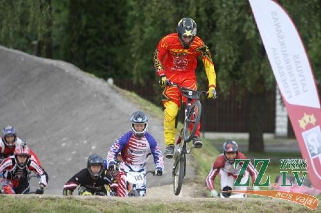 BMX. Riteņbraukšanas federācijas kausa izcīņā mājiniekiem četras pirmās vietas