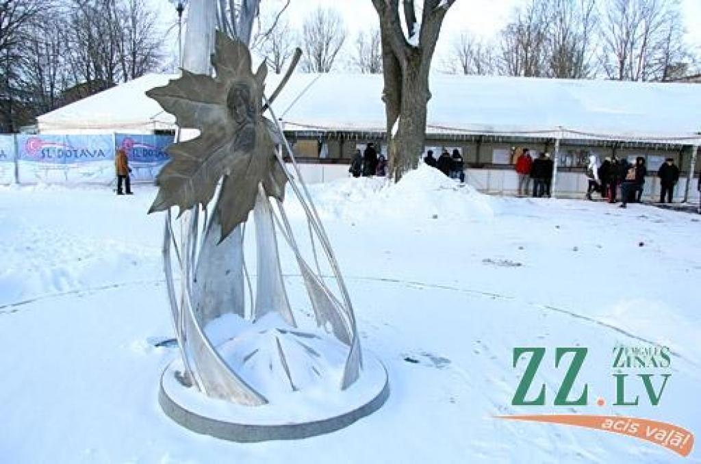 Noras Bumbieres fonds piemiņas zīmi dziedātājai 16 tūkstošu latu vērtībā dāvina pilsētai