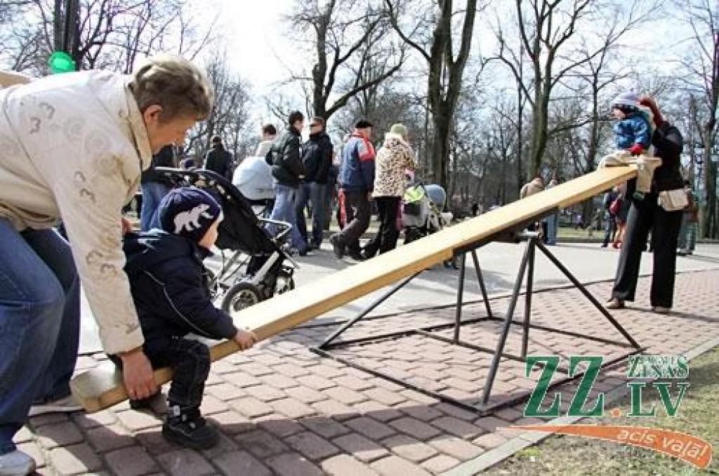 Svētdien pils parkā – Lieldienu pastaiga; sveiks arī jaundzimušos