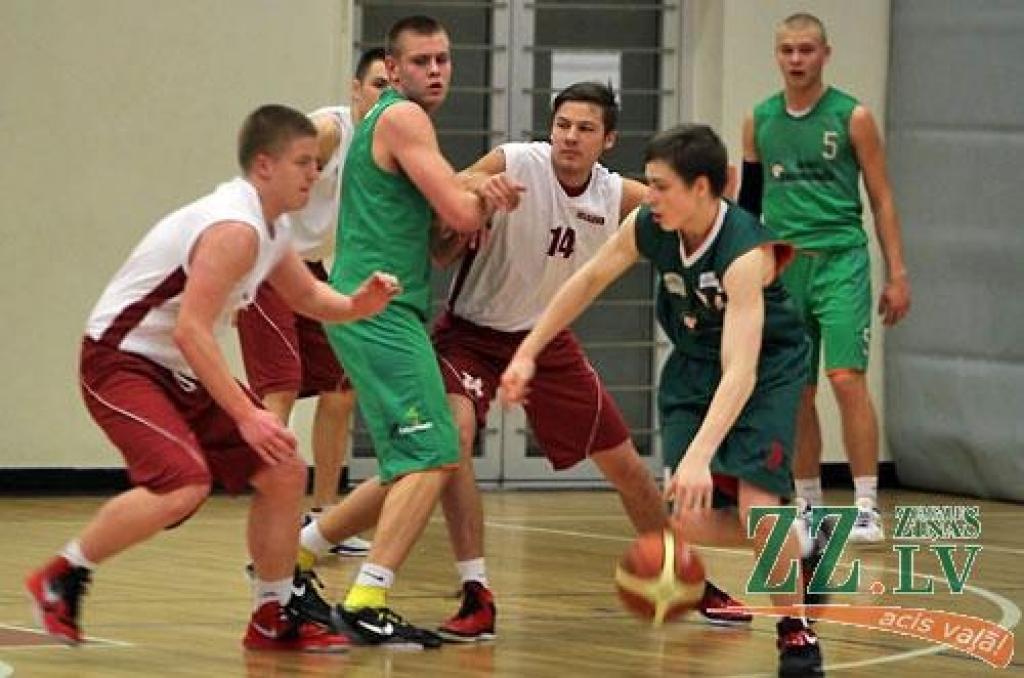 Basketbols. Jaunatnes līgā veiksmīgāka nedēļas nogale puišiem