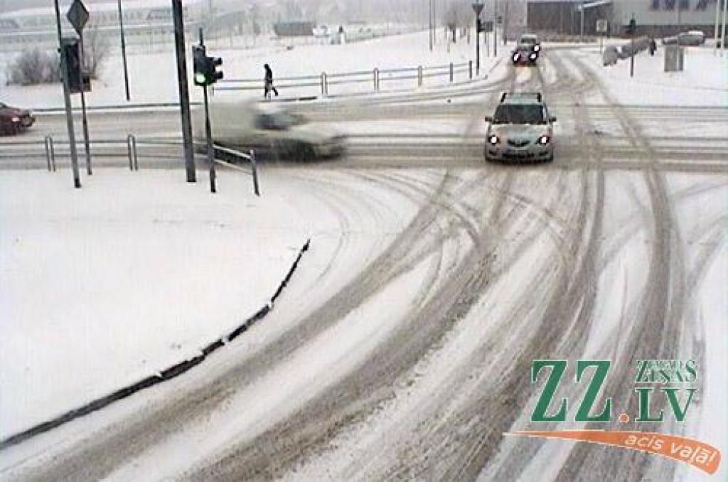 Otrdien «Zemgales Ziņās»: Iedzīvotāji POIC ziņo arvien biežāk, jo redz problēmu risinājumu; pirmajā gadā jaunā LLU fakultāte strādās bez dekāna