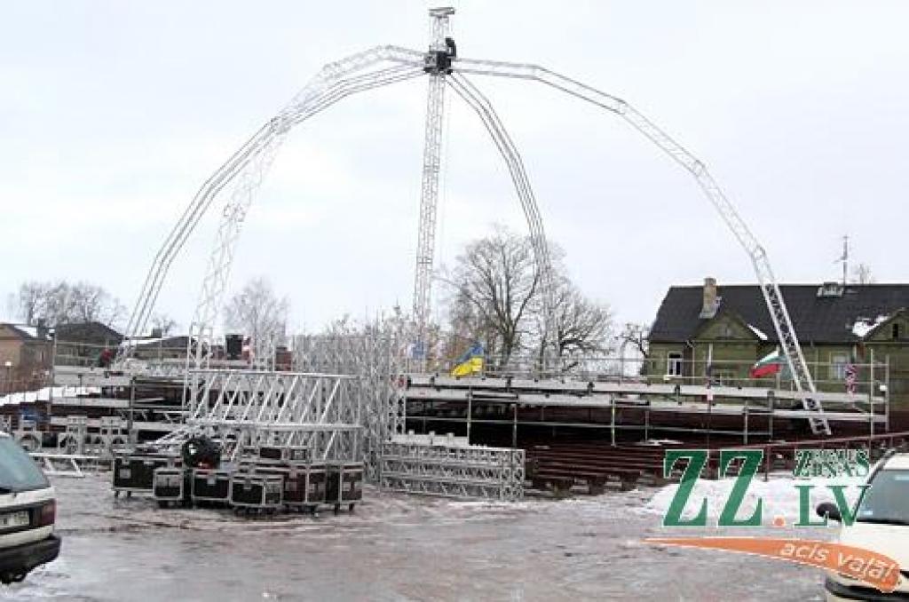 Festivāla skatuves un parka noformējums izmaksās 13 000 latu