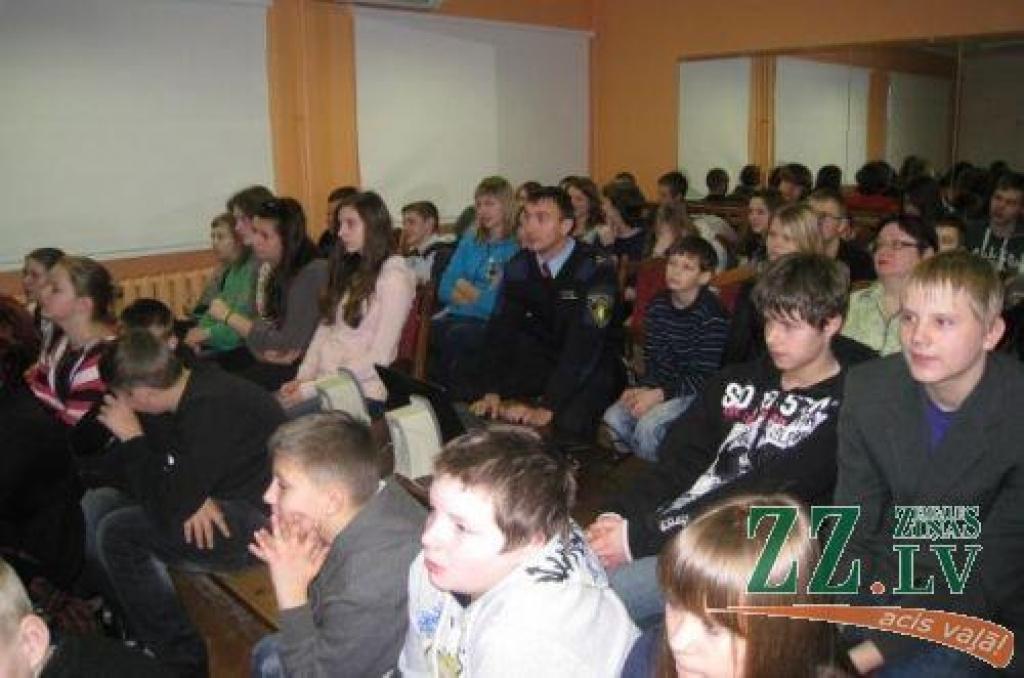Ozolnieku novadā bērniem stāsta par drošību uz ledus