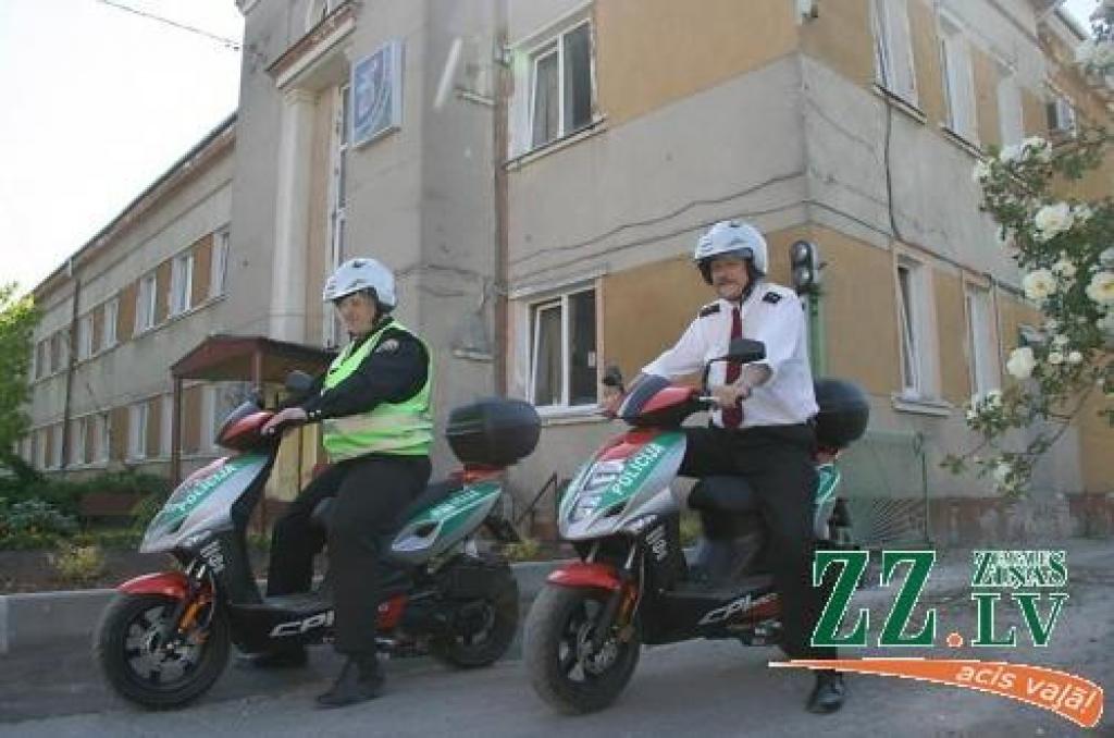 Pašvaldības policija par 77 tūkstošiem pirks degvielu; gadā «nodedzina» 36,8 tonnas (papildināta)