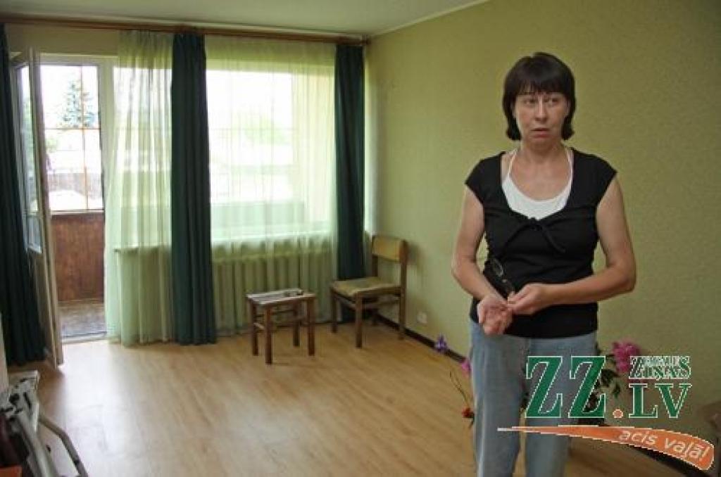 Sestdien «Zemgales Ziņās»: Lūdza, lai atved šujmašīnu, bet «iztirgoja» visu dzīvokli; Elejā vairs nav «jānosit» laiks pieturā