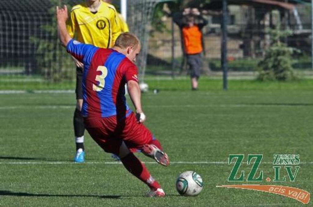 Futbols. FK «Jelgava» dublieri zaudē Jūrmalas «JPFS/Spartaks» (ar foto)