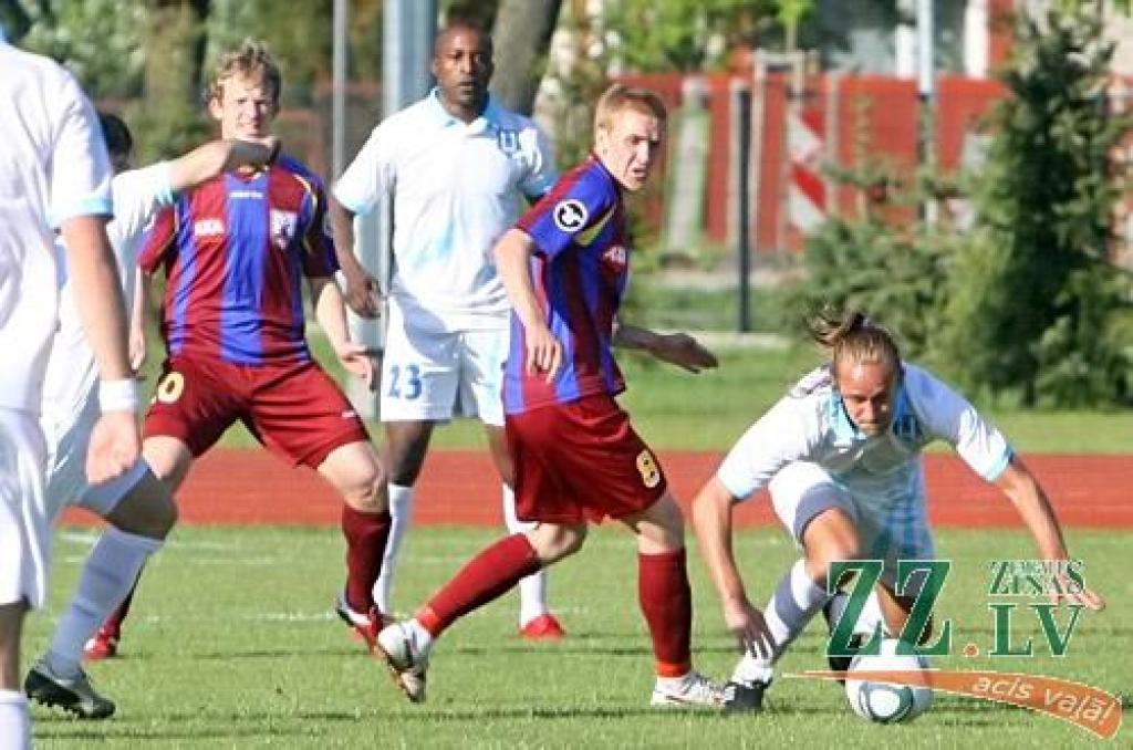 Futbols. Jelgavai sāpīgs zaudējums pret «Jūrmalu»