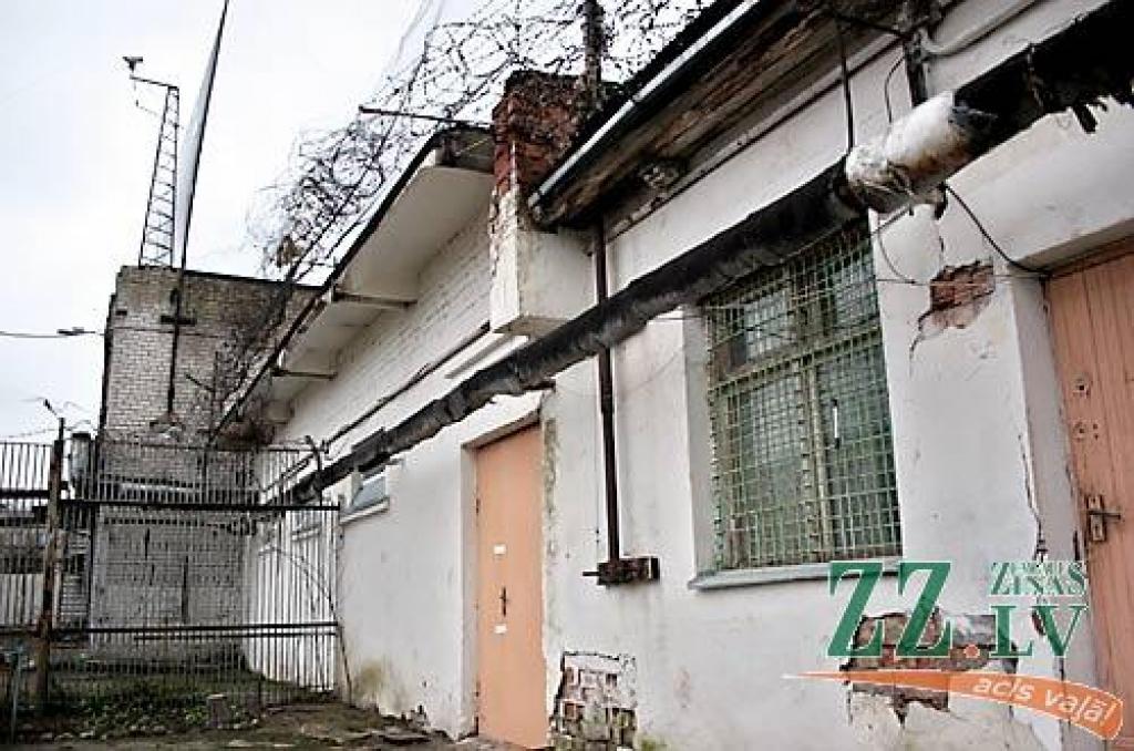 Daļu Pārlielupes cietuma ēku nojauks un būvgružus izmantos «Kosmosa» sanācijai