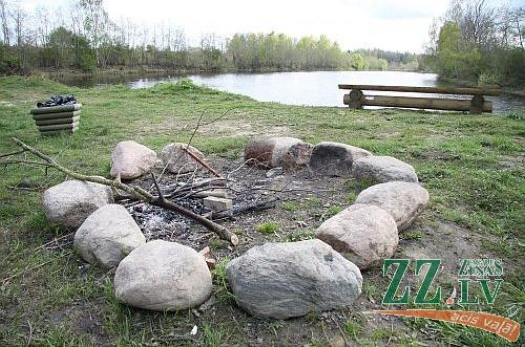 Ceturtdien «Zemgales Ziņās»: atstāj gružus, bet aiznes miskasti; zog, lai iekļautos kolektīvā vai izceltos