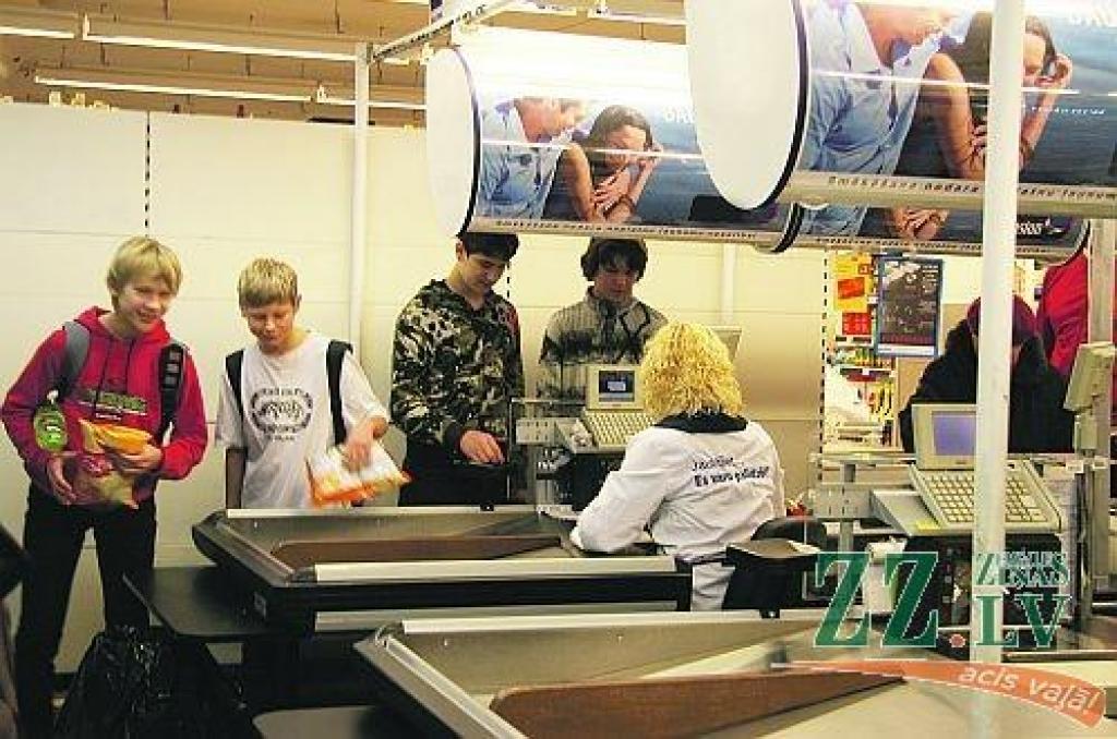 Veikalu tīkls vasarā nodrošinās darbu 15 jauniešiem