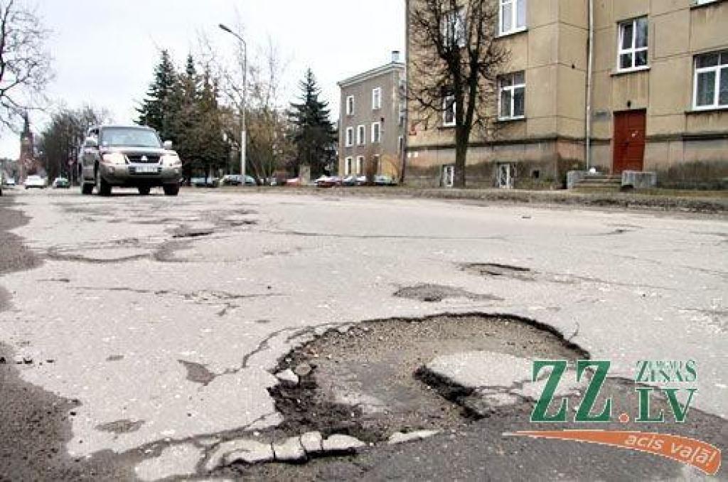 Ceturtdien «Zemgales Ziņās»: Ceļu būvē aug izmaksas, bet rūk konkurence