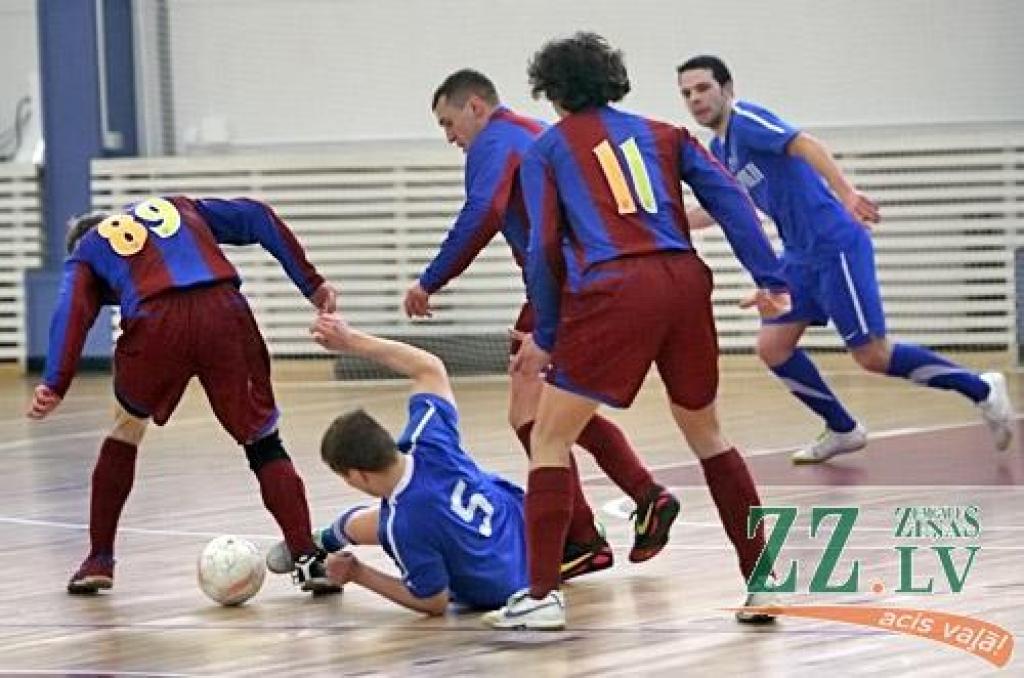 Telpu futbols. «Jelgava/Monarch» zaudē nākamajiem čempioniem (ar foto)