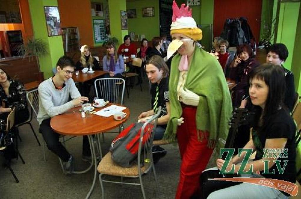 Kā joku dienu atzīmēja kluba «Pieskāriens» dzejnieki (ar foto)