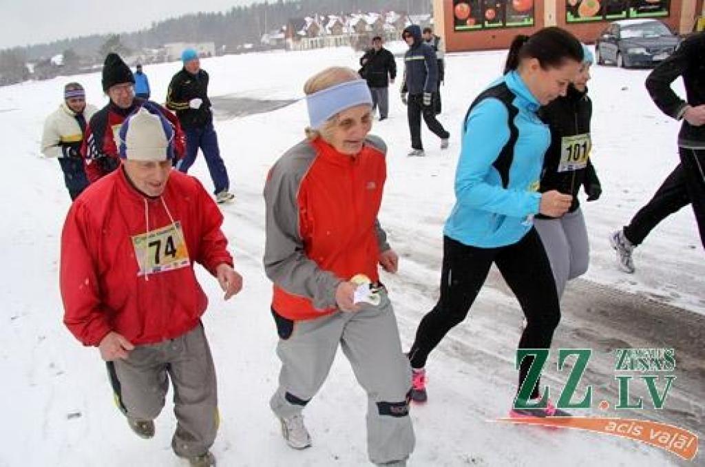 Skriešana. Seriāla «Ielūdz Ozolnieki» pirmais posms – sniegots (ar foto)