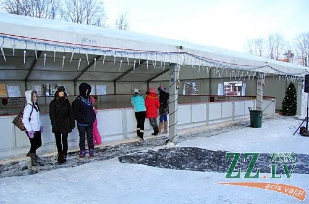 Slidotavu var apmeklēt līdz svētdienai; nākamgad ledus laukums būs Pasta salā